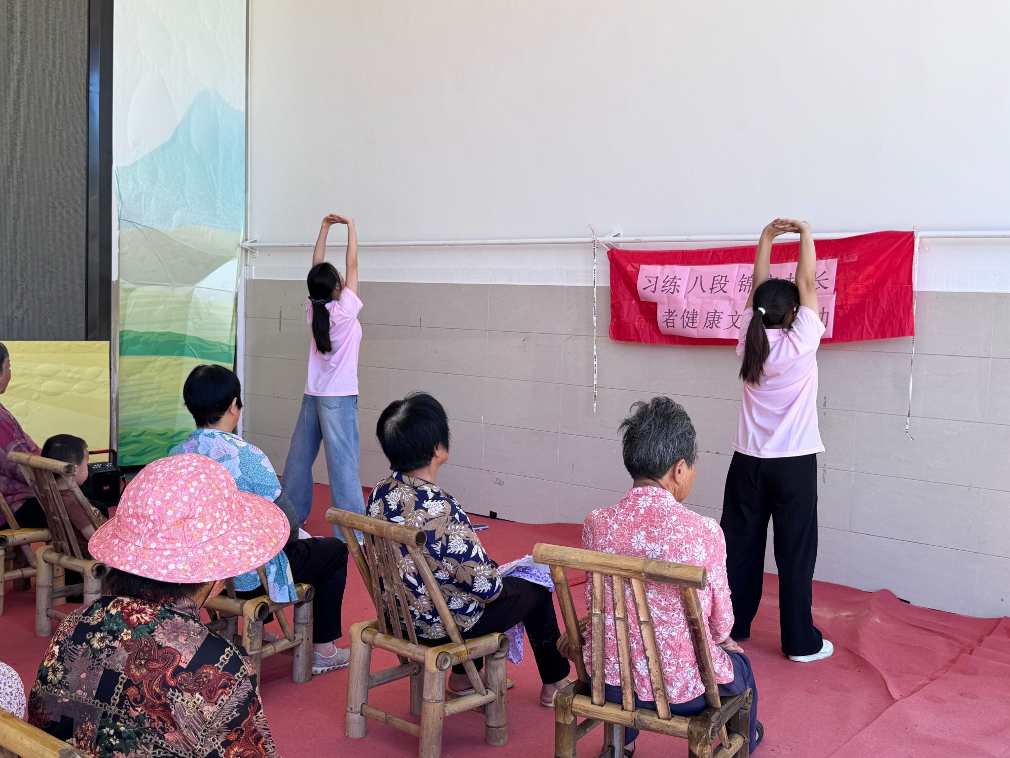 青山红迹映初心,白衣拂茶香暖情2026年7月9日 (7).jpg