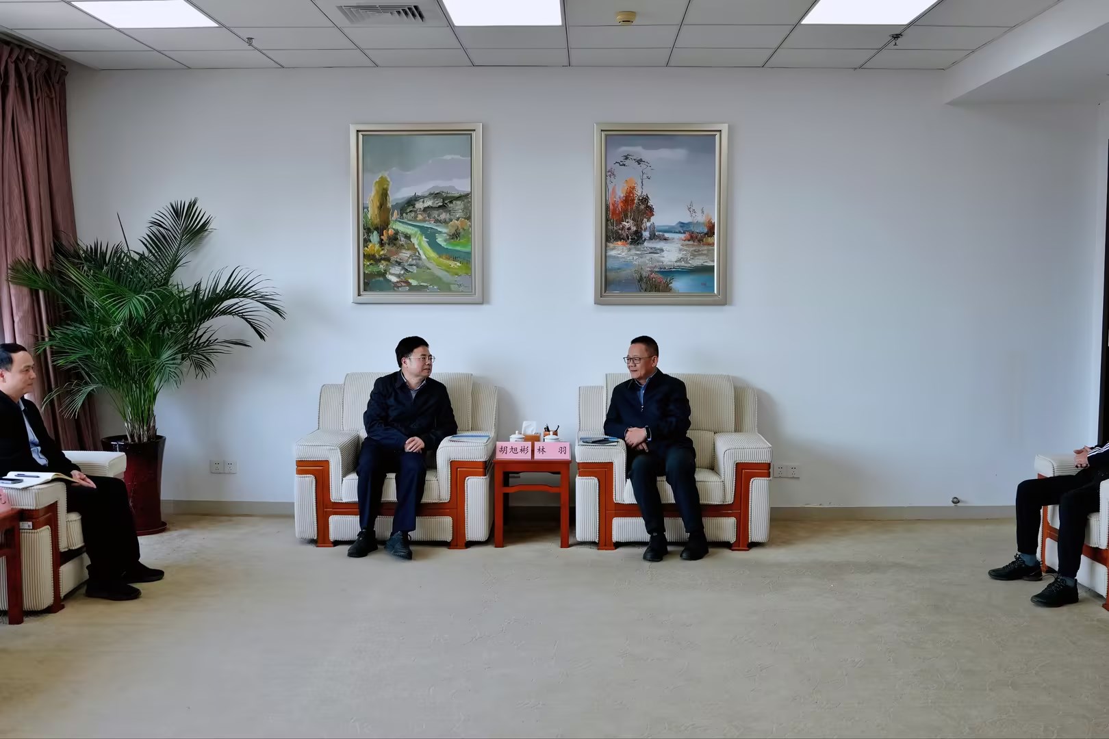 座谈现场.jpg