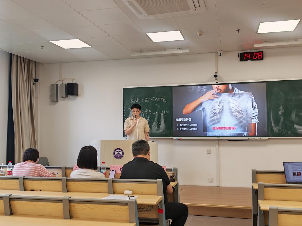 陈俊祥老师进行片段教学现场演示.jpg