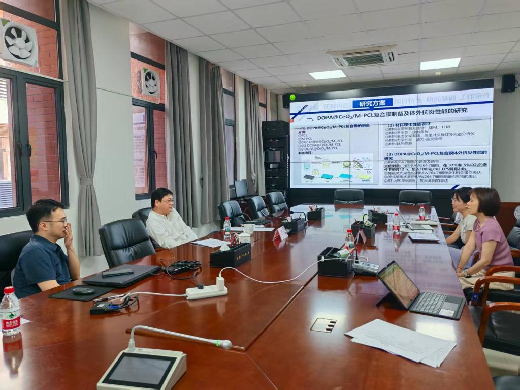 肖殷教授对申报书撰写的各个环节进行深入剖析.jpg