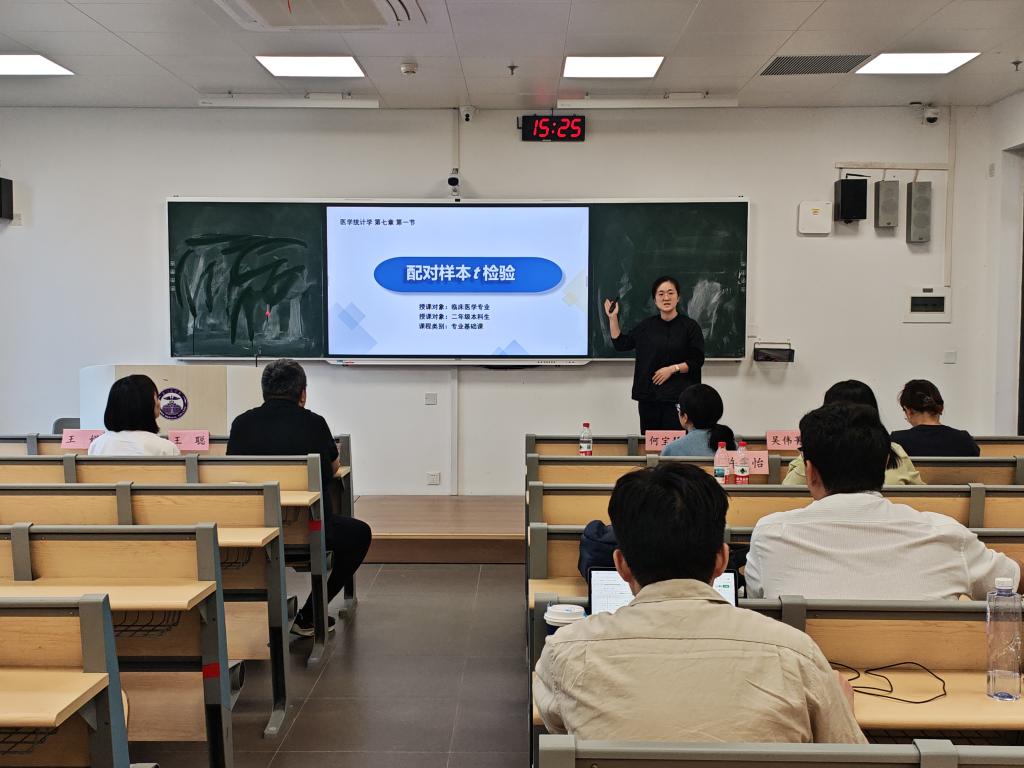 王冬梅老师进行省赛磨课.jpg