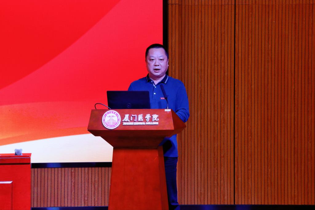 图4 李黎明副校长对师德师风做重点强调.jpg